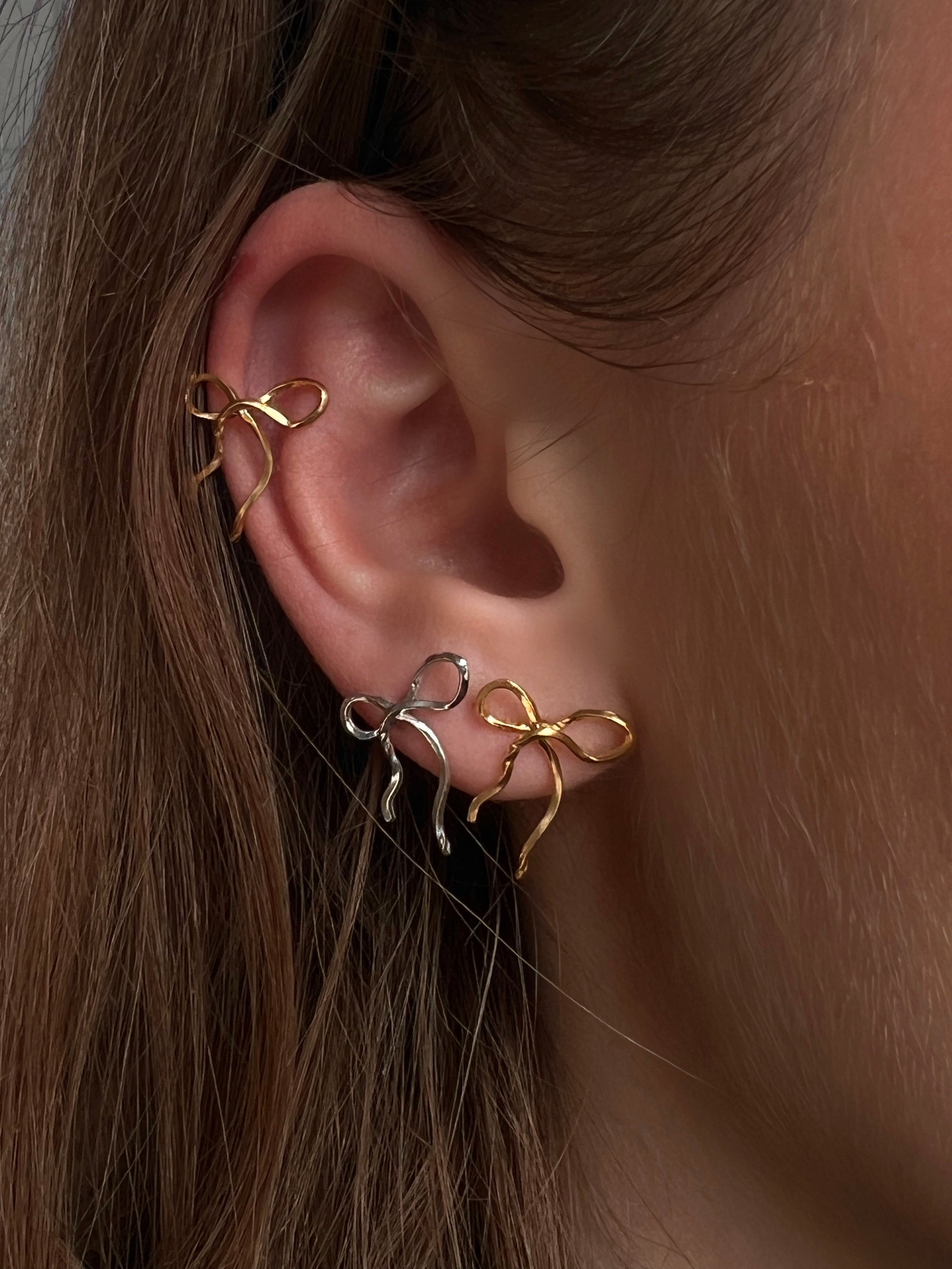 Flow Bow ørering - sølv